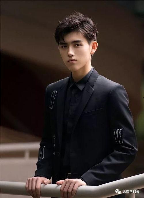 娱乐圈吃瓜男导演有哪些,那些热衷于吃瓜的男导演众生相